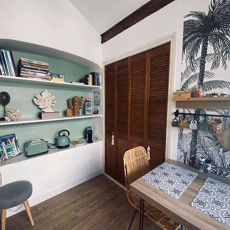 Jolie Studio Climatise Avec Parking Et Proche De La Mer Carqueiranne Eksteriør bilde